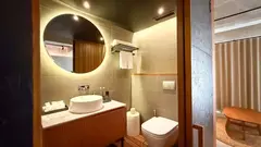 Premiere Suite Anagata Canggu - kamar mandi