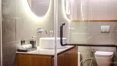 Premiere Suite Plus Anagata Canggu - kamar mandi